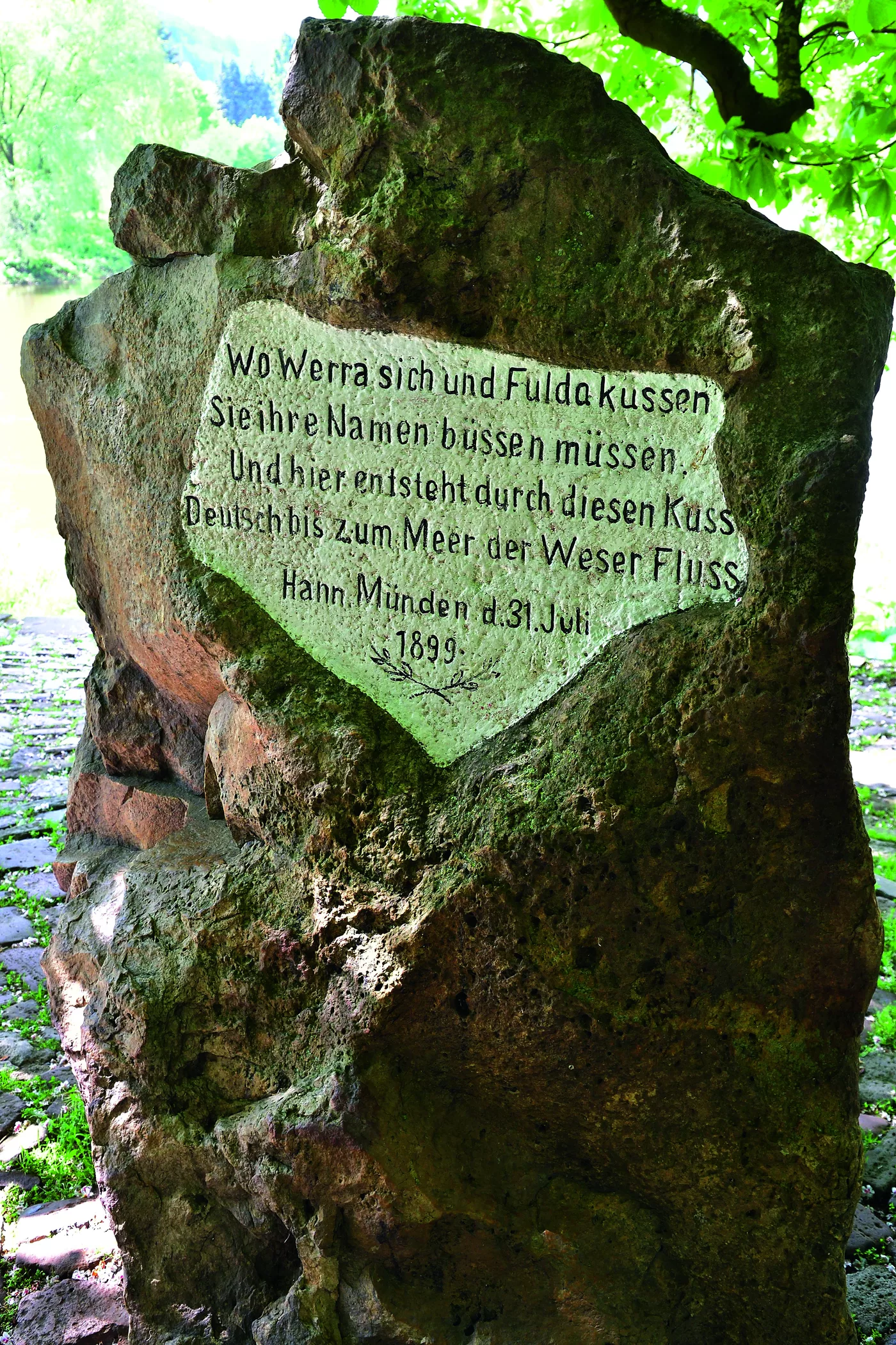 Der Weserstein am Zusammenfluss von Werra und Fulda in Hann. Münden